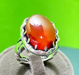 انگشتر عقیق سرخ یمنی رکاب نقره طرح سنتی