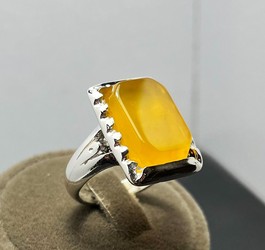 انگشتر عقیق زرد طبیعی رکاب صفوی ساده 