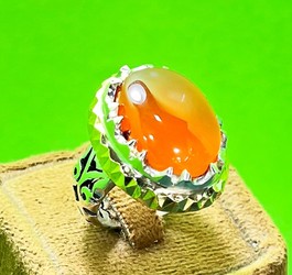 انگشتر عقیق سرخ یمنی رکاب نقره دور برنجی