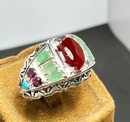 انگشتر عقیق سرخ آبدار مخراجکاری شده روی رکاب نقره