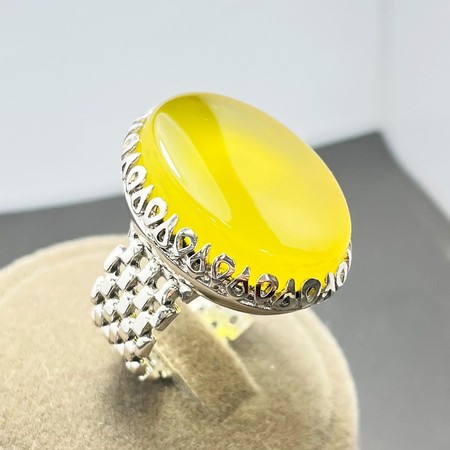   انگشتر عقیق زرد خراسانی رکاب نقره طرح رولکسی جدیدمحصول