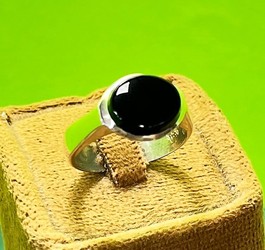 انگشتر عقیق مشکی طبیعی رکاب نقره طرح صفوی