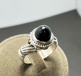 انگشتر عقیق مشکی رکاب نقره مدل دست و دلبر