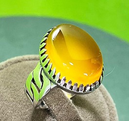 انگشتر عقیق زرد خراسانی رکاب نقره طرح کارتیه