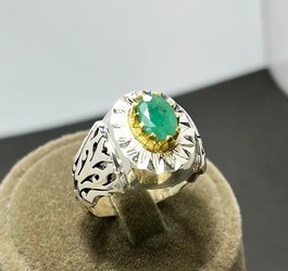 انگشتر زمرد زامبیا رکاب نقره شبکه ای دور برنجی