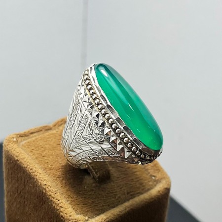   انگشتر عقیق سبز رکاب قلم زنی و آینه کاری بدون اجرتمحصول