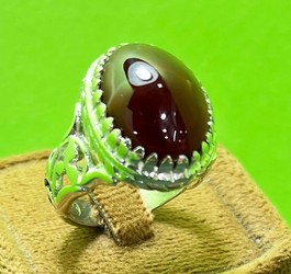 انگشتر عقیق سرخ یمنی رکاب نقره صفوی شبکه ای